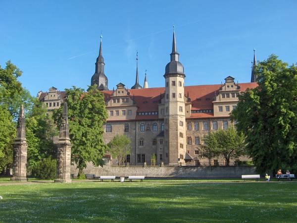 Schloss_Park.jpg