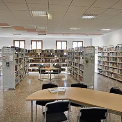 Lesesaal Stadtbibliothek © Wolfgang Kubak