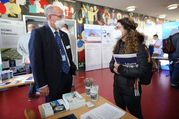 Firmenkontaktmesse 2021 © HOME FKM Hochschule Merseburg 2021 2 ©HOME