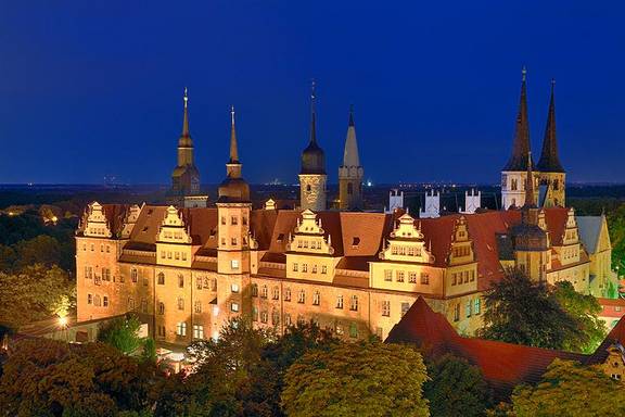 Nachtschlossblick staendehaus schlossblick nacht 02