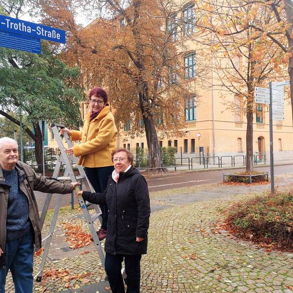 Beschilderung der Thilo von Trotha Straße © Stadt Merseburg AHA Effekt am Straßeneck ©Stadt Merseburg