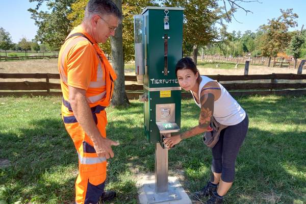 Inbetriebnahme des Futterautomaten © Pressestelle futterautomat