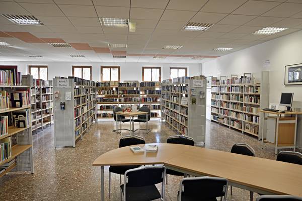 Lesesaal Stadtbibliothek © Wolfgang Kubak