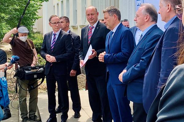 Übergabe des Fördermittelbescheides © Stadt Merseburg Übergabe FÖ Bescheid