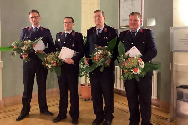Mitglieder der Freiwilligen Feuerwehren © Stadt Merseburg ernennung und vereidigung ©Stadt Merseburg