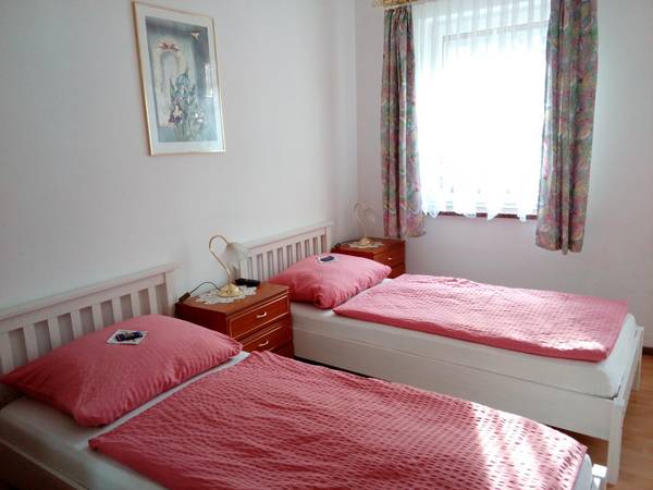 2 Bett Zimmer
